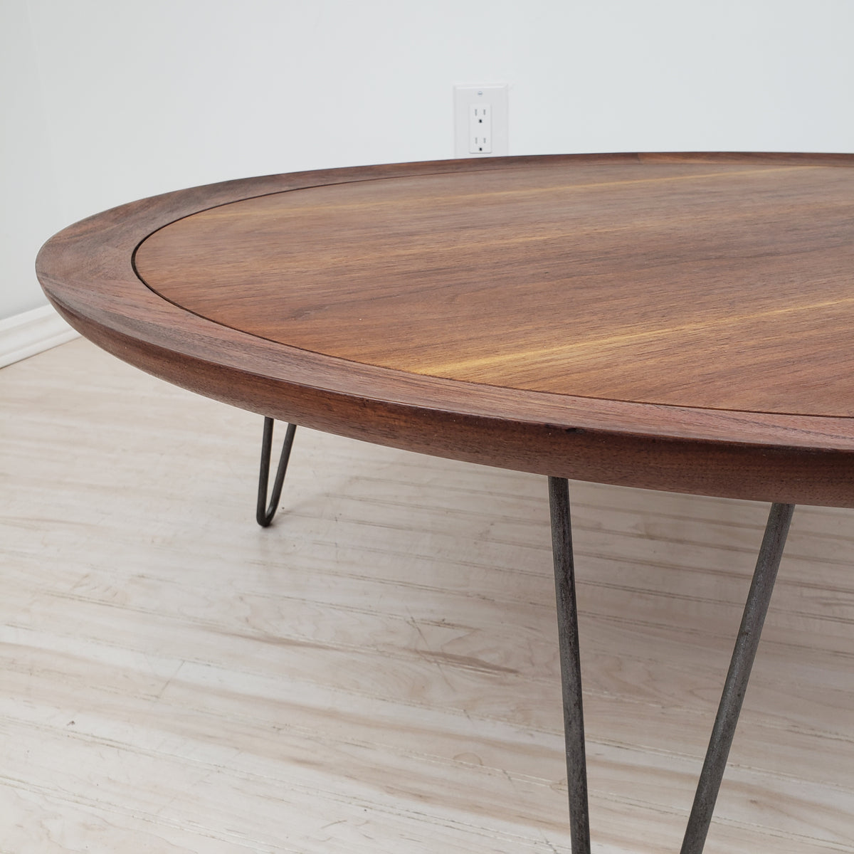 Vintage Walnut Coffee Table by Deilcraft Furniture